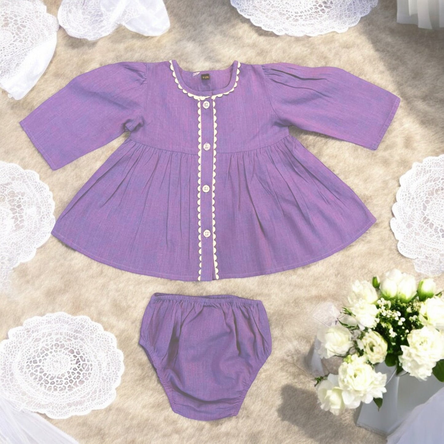 Elegant Two-Piece Baby Girl Set with Lacework in Pure Cotton