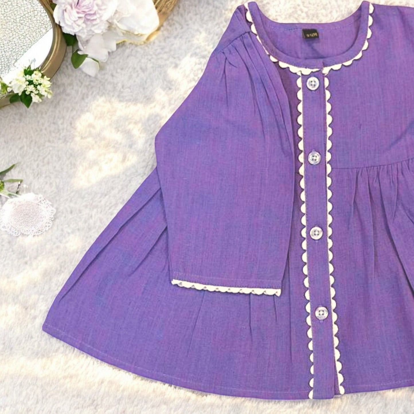 Elegant Two-Piece Baby Girl Set with Lacework in Pure Cotton