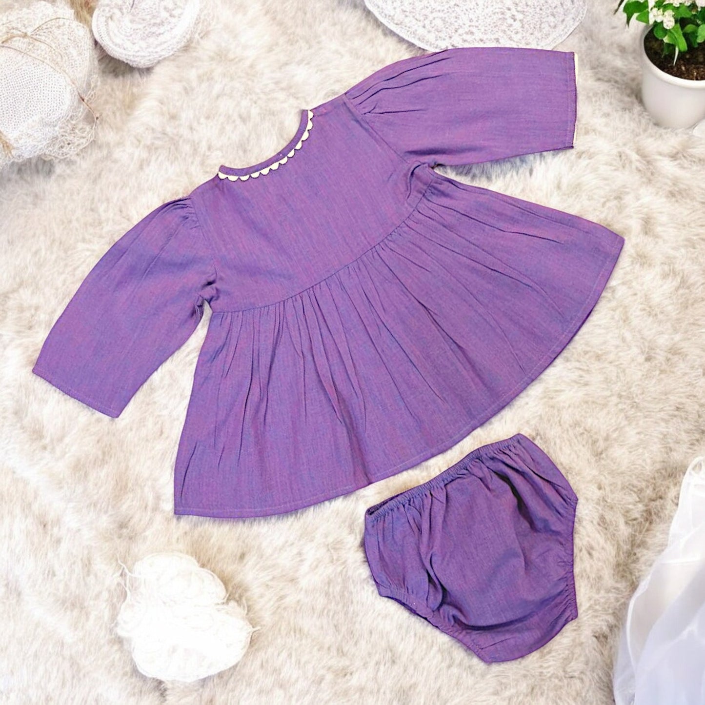 Elegant Two-Piece Baby Girl Set with Lacework in Pure Cotton